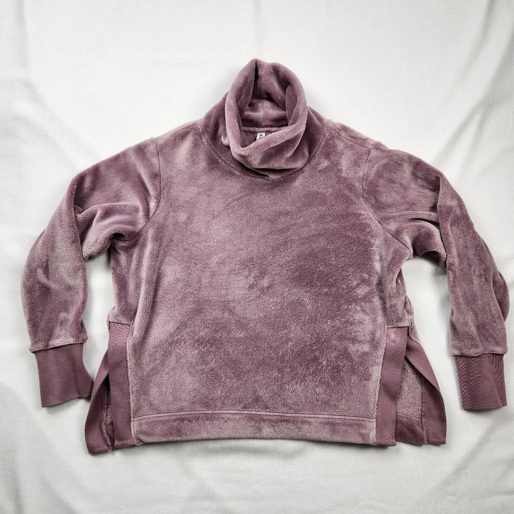 Athleta Fuzzy Crop Fit Turtle Neck Sweater.